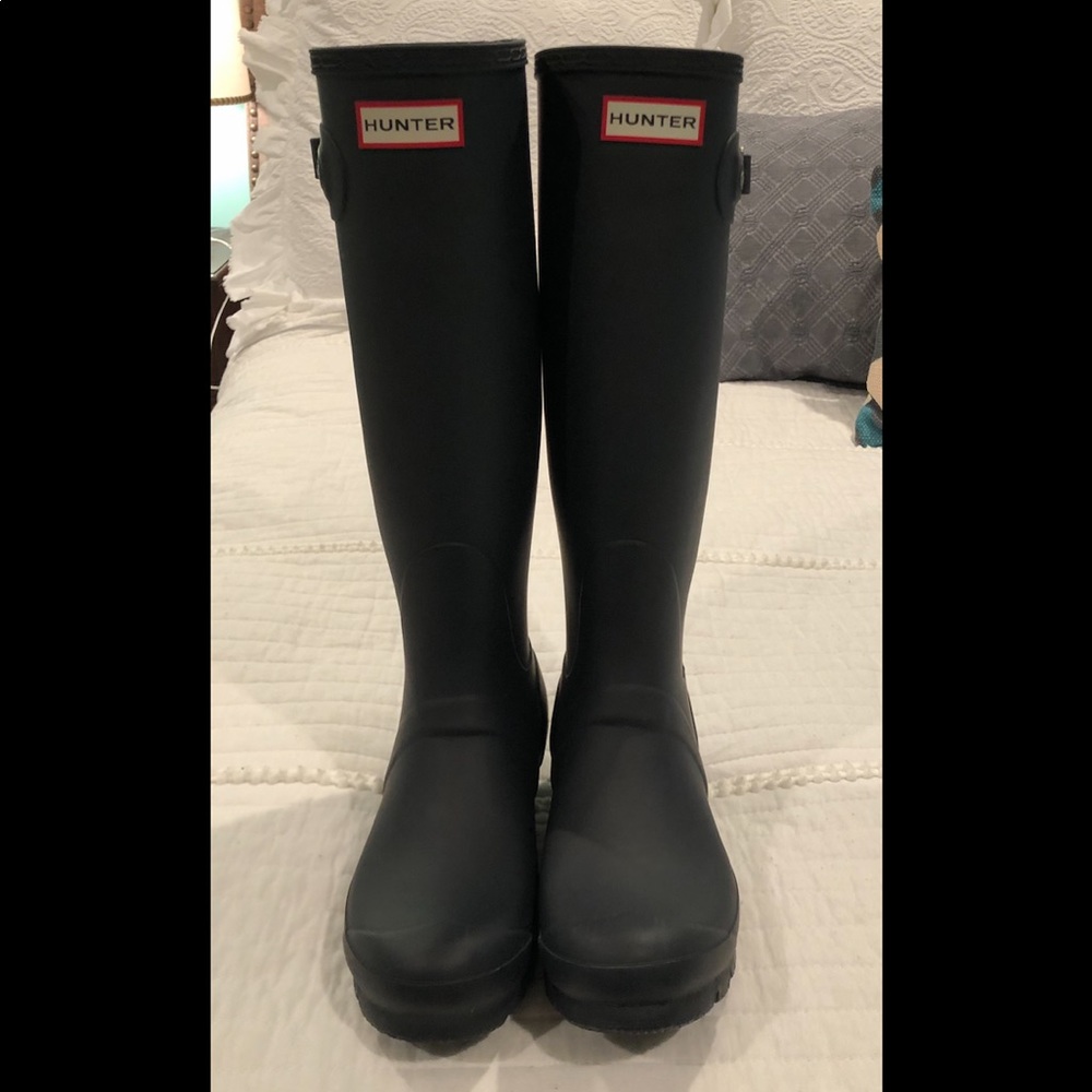 WORN ONCE. Women’s Hunter Rain Boots size 7